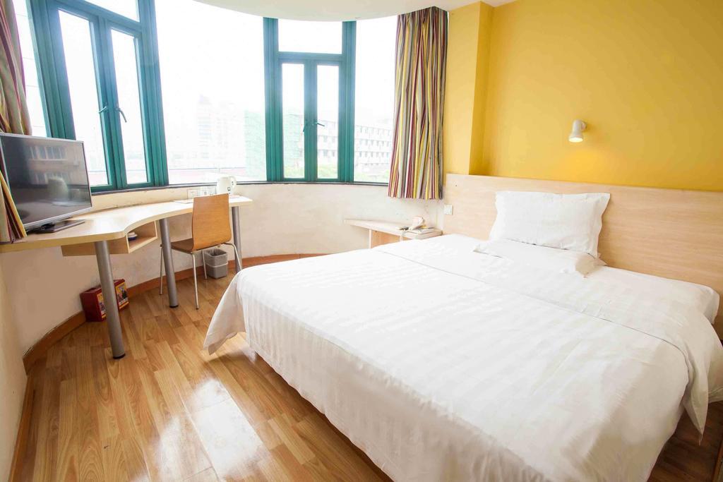 7 Days Inn Heze Mudan Road Branch الغرفة الصورة